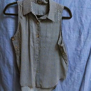 Dark blue spotted sleeveless top